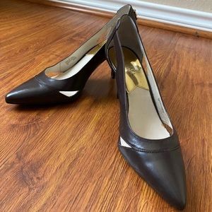 Gorgeous Dark Brown Michael Kors Pumps!